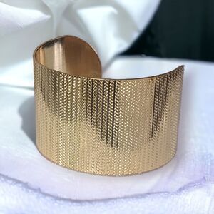 Gold Tone Textured Metal Bend Cuff Bracelet Bangle Boho Fashion Jewelry